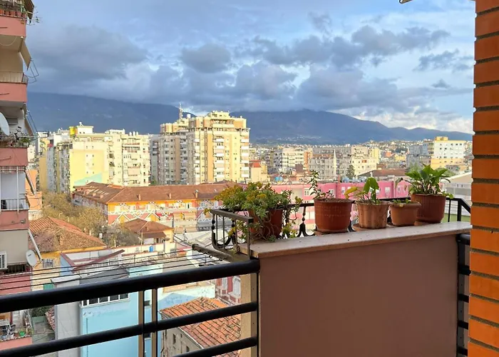 Centre Lions Gate 14