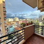 Centre Lions Gate 14 * تيرانا