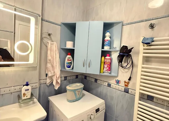 Centre Lions Gate 14 *