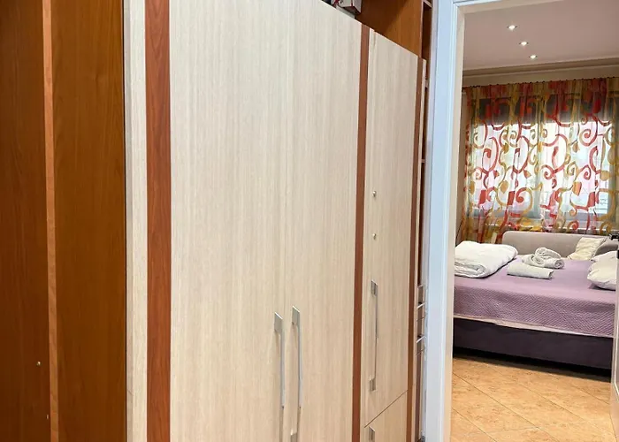 Centre Lions Gate 14 * Tirana